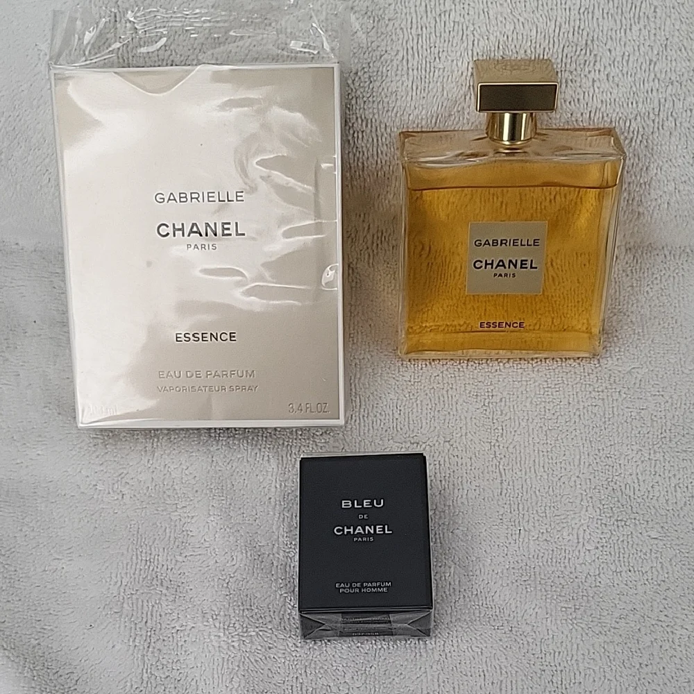 CHANEL Gabrielle Essence Perfume with Gold Accents - Picture 4 of 5